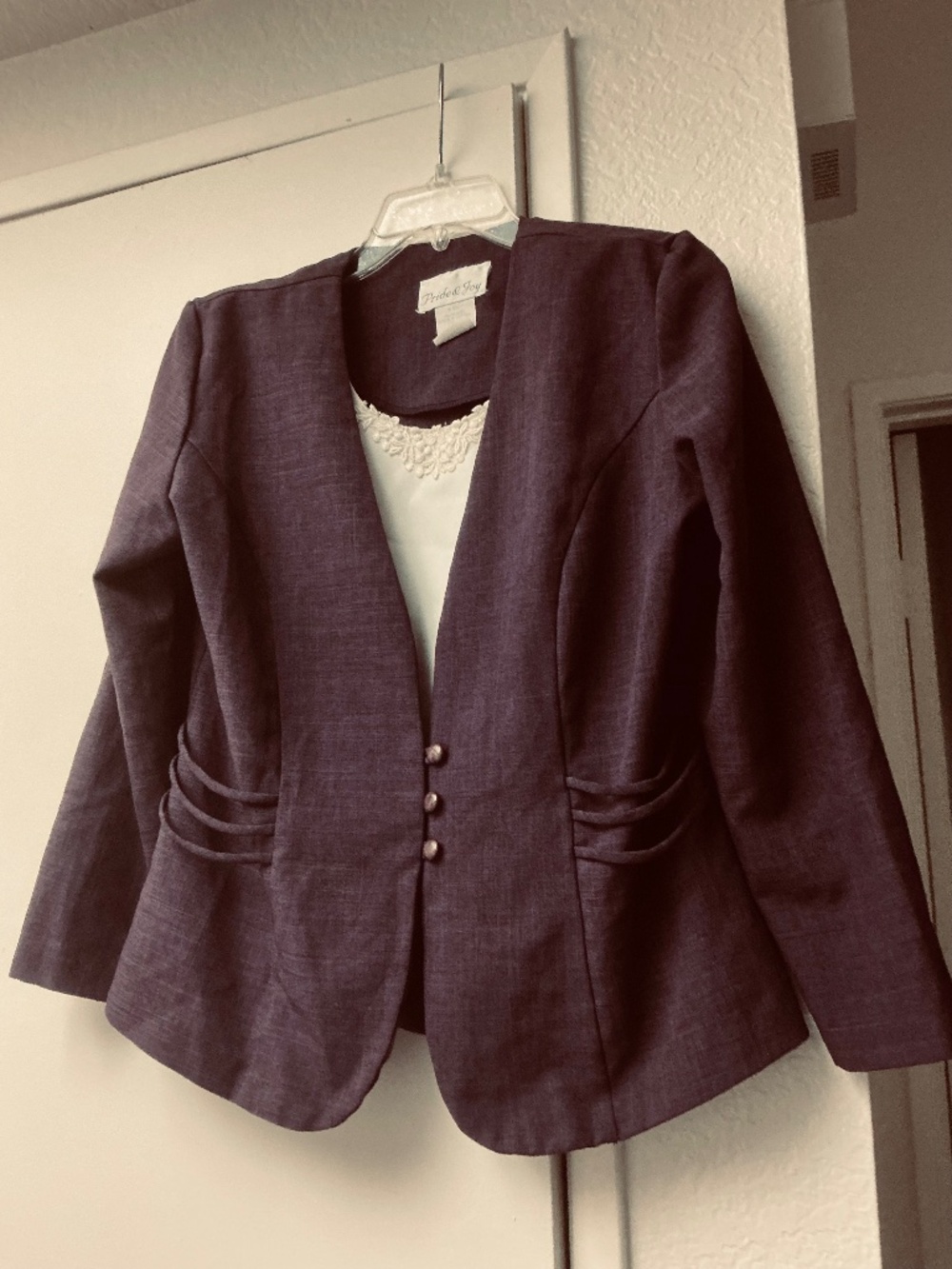 Vintage Y2K  jacket with attachable button on  Dickey.  Purple